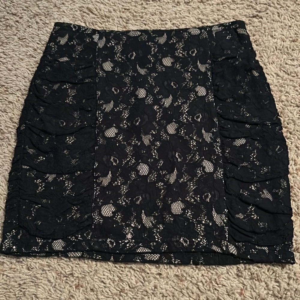 Black lace Forever 21 skirt